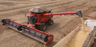 LANÇAMENTO – Colheitadeira com sistema inteligente de regulagem automática