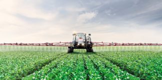 NOVIDADE – Pulverizador com maior vão livre e altura máxima das barras favorece aplicação em todas as fases da cultura com cobertura total