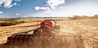 Nacionalização de máquinas agrícolas leva empresa alemã a investir R$ 200 milhões em fábrica no Paraná